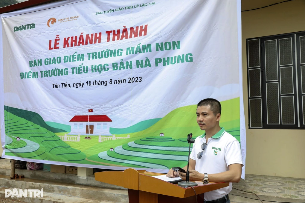 Tổng biên tập báo điện tử Dân trí, ông Phạm Tuấn Anh mong muốn ngôi trường mới sẽ giúp các em có được môi trường học tập tốt, đóng góp cho sự nghiệp giáo dục của tỉnh Lào Cai (Ảnh: Hữu Nghị).