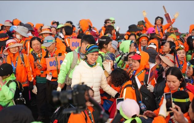 600 người chinh phục đỉnh Fansipan cùng Minh Trí Thành 3