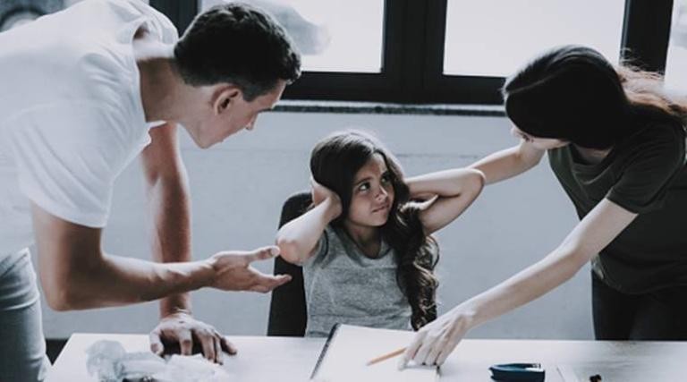 Không có đứa trẻ nào muốn nghe cha mẹ la mắng, chỉ trích mỗi ngày