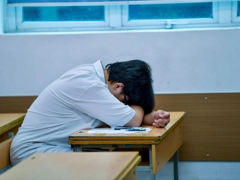 Con chọn “im lặng” để bỏ trốn những kỳ vọng quá mức của cha mẹ