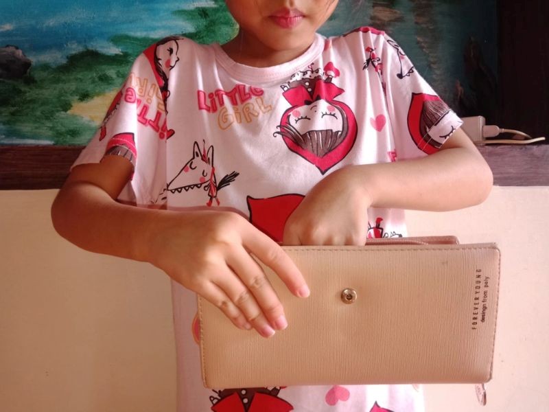 Hành vi ăn trộm của con là “tín hiệu’ để cha mẹ nhìn nhận lại nỗi đau cũ