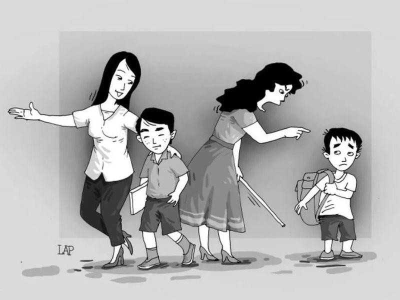 Sự so sánh, chỉ trích của cha mẹ khiến con dần bị cô lập trong chính ngôi nhà của mình