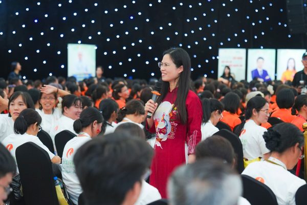 Thạc sĩ Tâm lý, Chuyên gia trị liệu tâm trí Nguyễn Thị Lanh chia sẻ về cách để cha mẹ trò chuyện hiệu quả cùng con