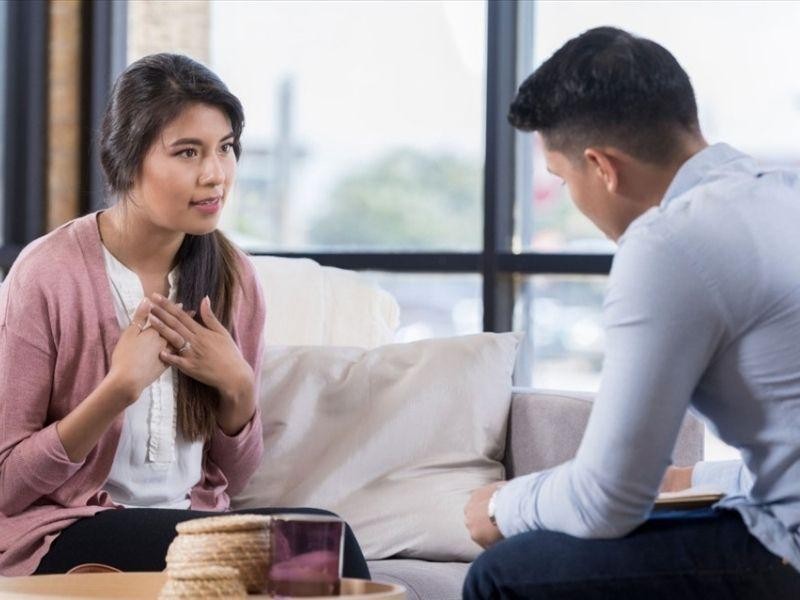 Hãy nói ra điều mình muốn thay vì cằn nhằn, càm ràm anh ấy