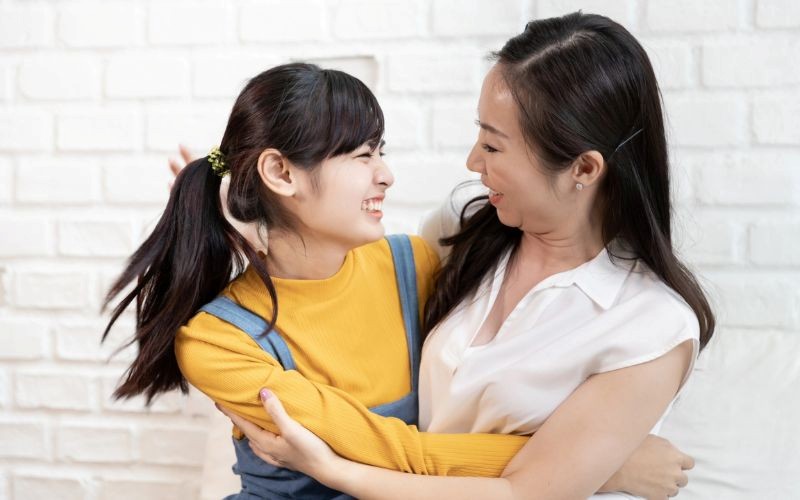 Cha mẹ có thể dùng những câu hỏi để giúp con nhận ra và giải quyết vấn đề