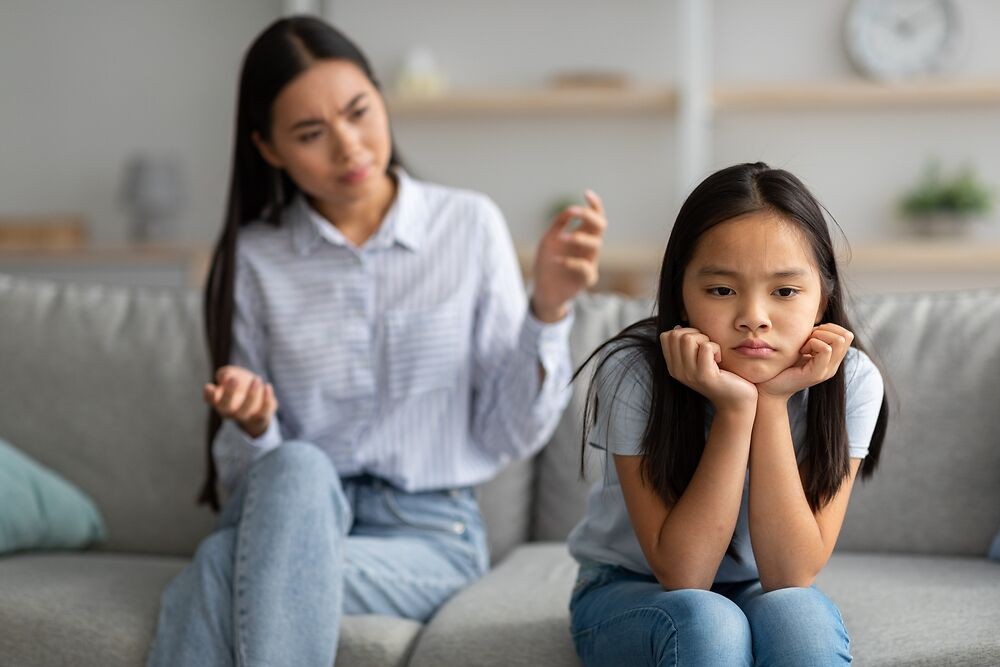 Con không muốn chia sẻ với cha mẹ vì biết rằng nói ra cũng không giải quyết được