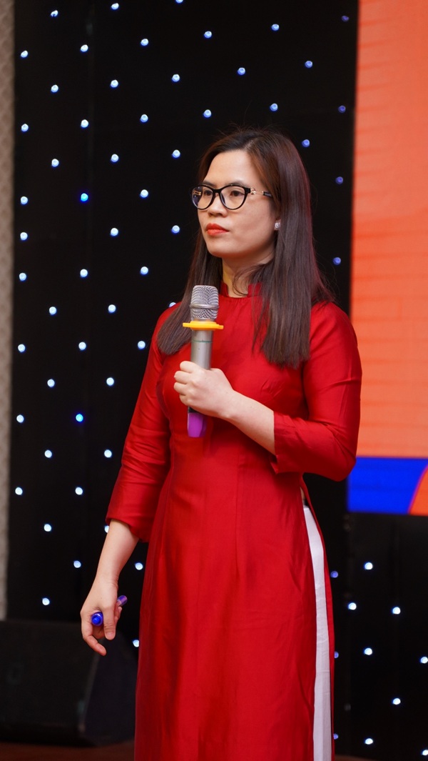 Theo chuyên gia Nguyễn Thị Lanh, bố mẹ cấm đoán, chỉ trích con không khiến con hết nghiện game chỉ khiến con khó chịu, phản kháng