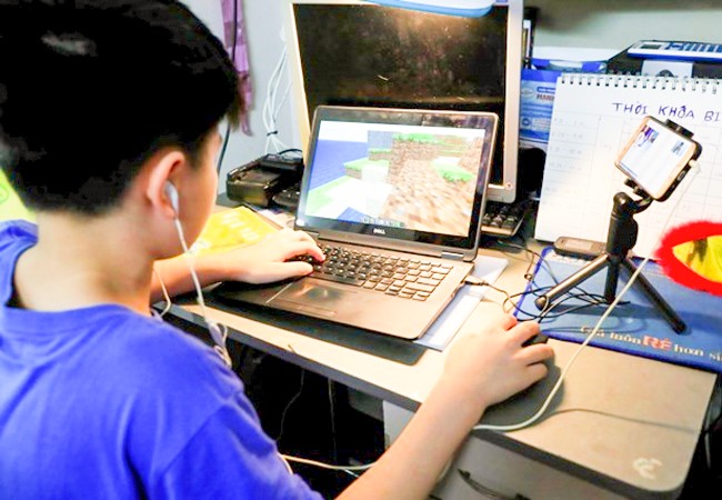 Giúp con hết nghiện game