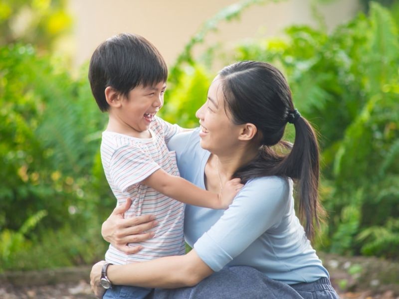 Con phản ứng hoặc thu mình nếu cha mẹ luôn áp đặt mình đúng