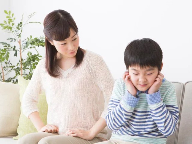 Con không muốn trò chuyện, tâm sự với cha mẹ vì bị áp đặt