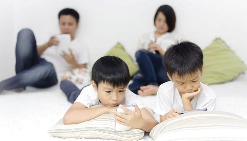 Cha mẹ và con thường xuyên thiếu những khoảnh khắc tâm sự sẽ dẫn đến mất kết nối