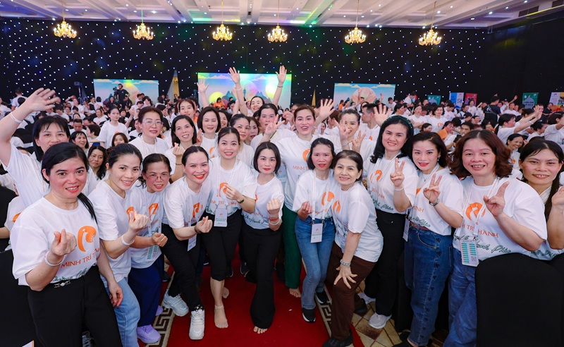 Các bà mẹ từ khắp các tỉnh thành tham gia chương trình “Đường về hạnh phúc” để kiến tạo một gia đình hạnh phúc