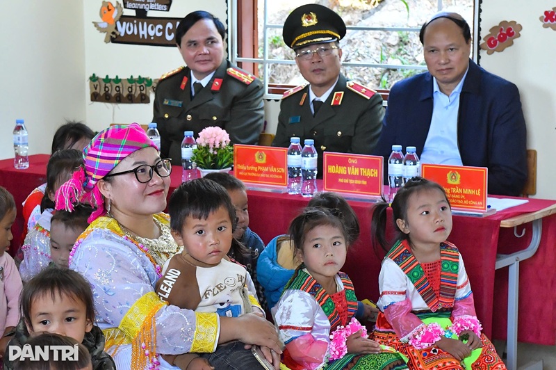 Minh Trí Thành tài trợ điểm trường tại Cao Bằng 1