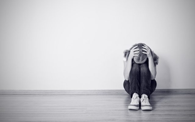 Dằn vặt bản thân bằng lời tiêu cực tác động xấu tới tinh thần con người