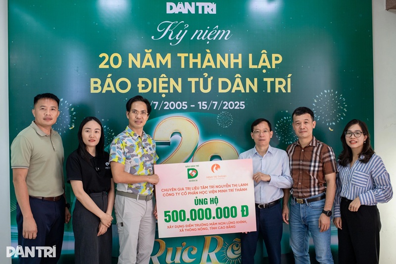 Số tiền 500 triệu đồng sẽ được báo Dân trí phối hợp với địa phương triển khai xây dựng công trình phòng học tại điểm trường Mầm non Lũng Khỉnh ngay trong đầu tháng 8 này (Ảnh: Thành Đông)