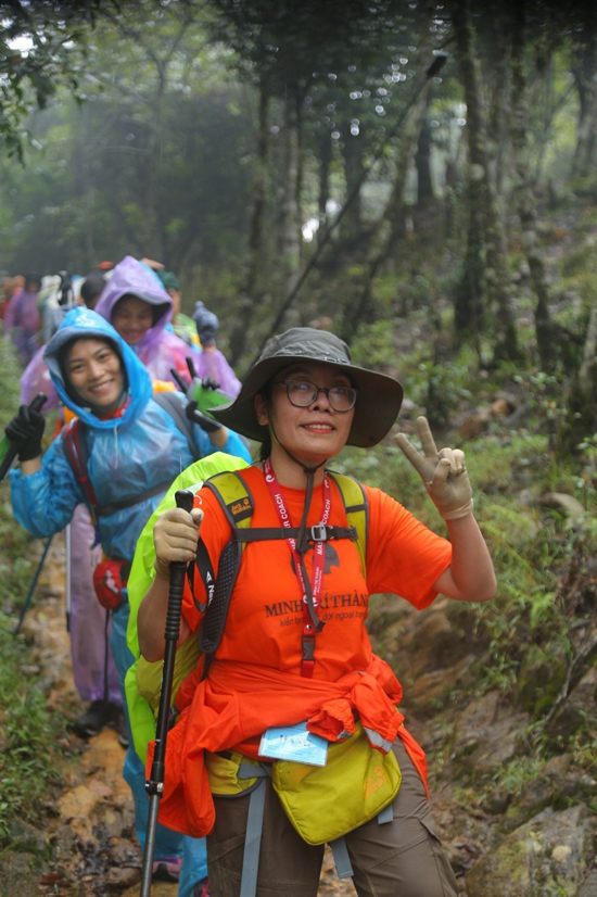 13 năm bị u xương chân và hành trình leo Fansipan đáng nhớ