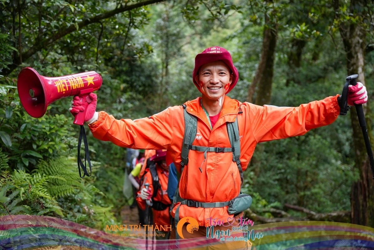 350 người cùng chinh phục Fansipan