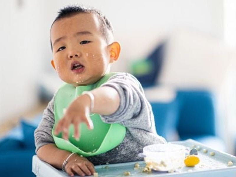 Cách dạy trẻ 1 tuổi bướng bỉnh