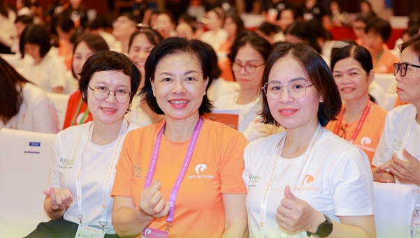 Cha mẹ học cách yêu chính mình