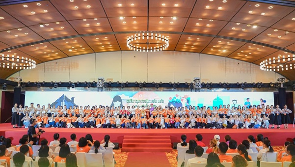 Cha mẹ học cách yêu chính mình