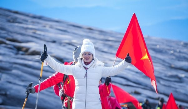 Chinh phục đỉnh núi cao nhất Đông Nam Á