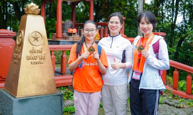 Chinh phục núi Ba Vì trong đêm