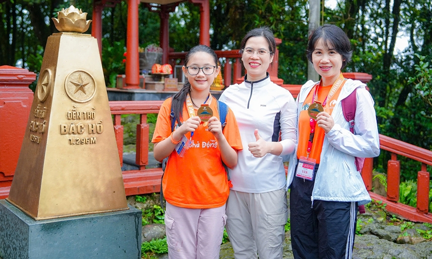 Chinh phục núi Ba Vì trong đêm