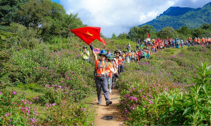 Hành trình chinh phục Fansipan không chỉ là chinh phục đỉnh núi mà còn là vượt qua được niềm tin giới hạn bên trong mình