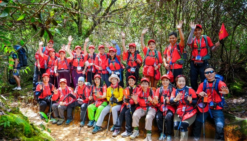 Chuyên gia Nguyễn Thị Lanh cùng đoàn chinh phục “ngọn núi nội tâm”