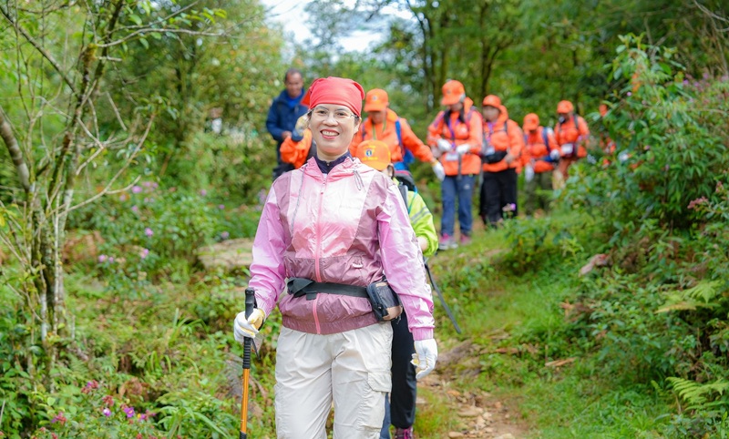 Chuyên gia Nguyễn Thị Lanh đồng hành cùng các học viên chinh phục "nóc nhà Đông Dương"