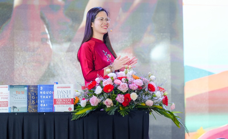 Theo chuyên gia tâm lý Nguyễn Thị Lanh, điều cần làm là học cách thấu hiểu bản thân để yêu lại chính mình.