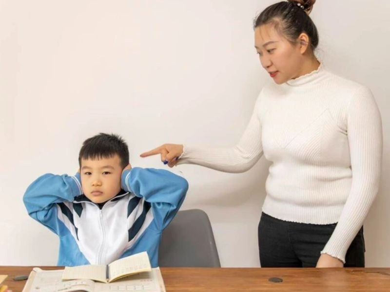 Cách dạy trẻ 10 tuổi bướng bỉnh