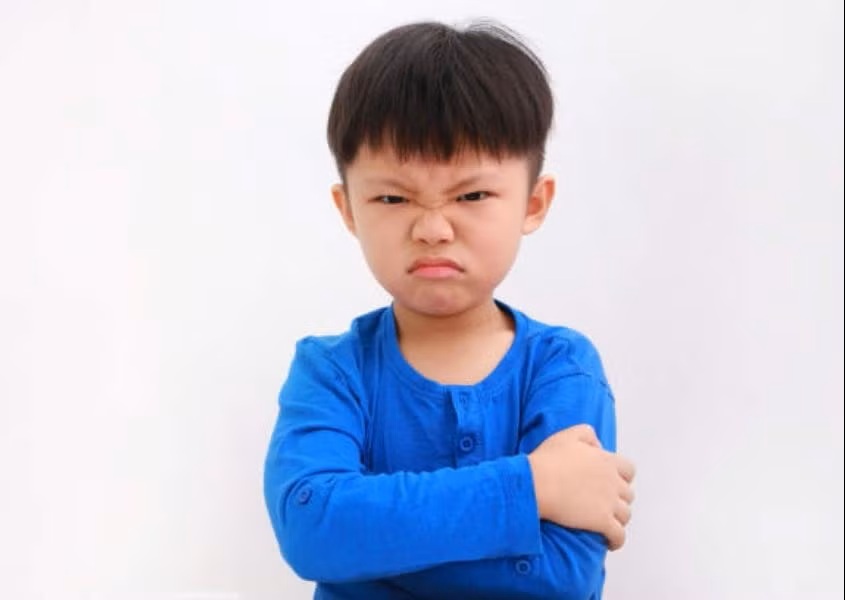 Cha mẹ ảnh hưởng thế nào đến cơn nóng giận của con