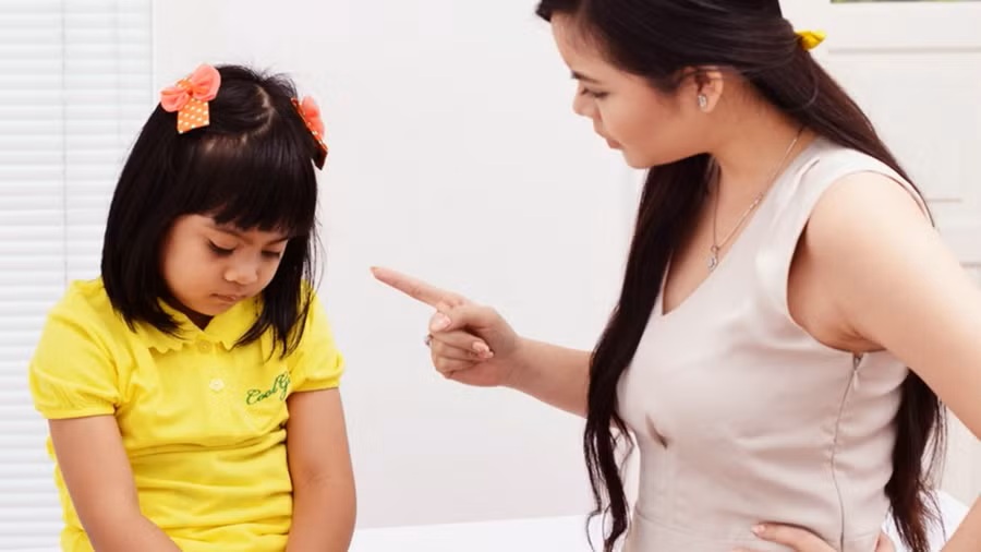 Cha mẹ ảnh hưởng thế nào đến cơn nóng giận của con
