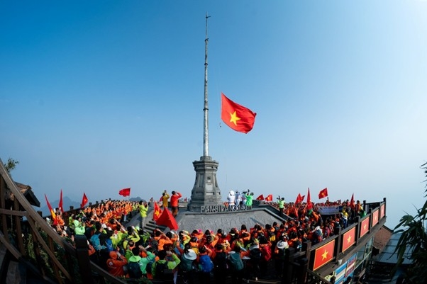 Đỉnh Fansipan và hành trình bứt phá chính mình