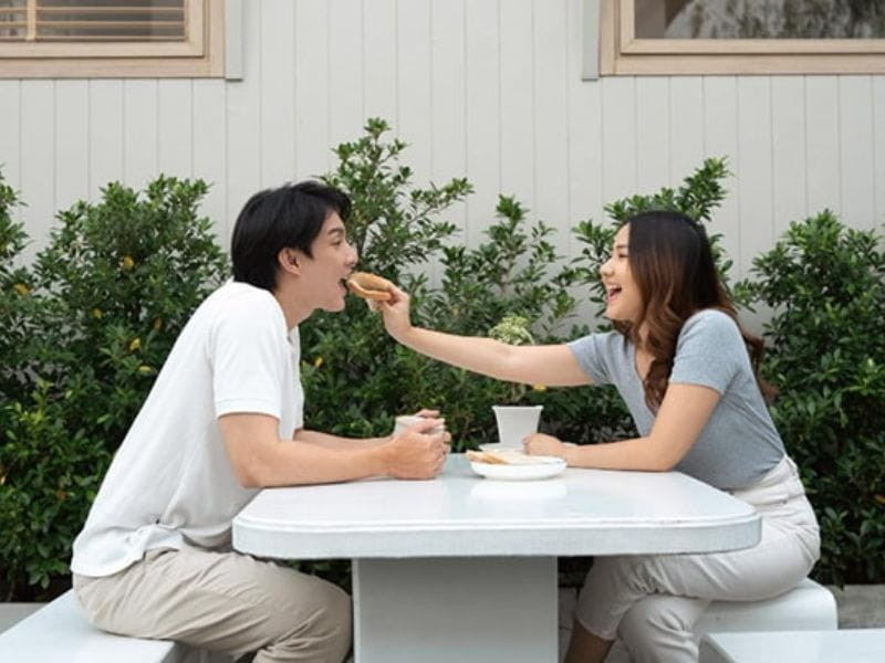 Ngoại tình là gì