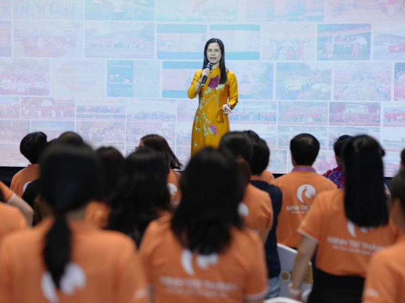 Ngoại tình là gì