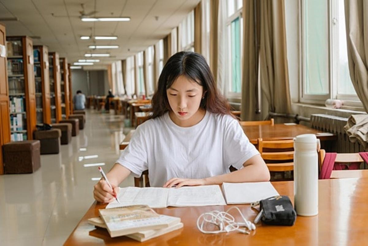 Áp lực thi cử
