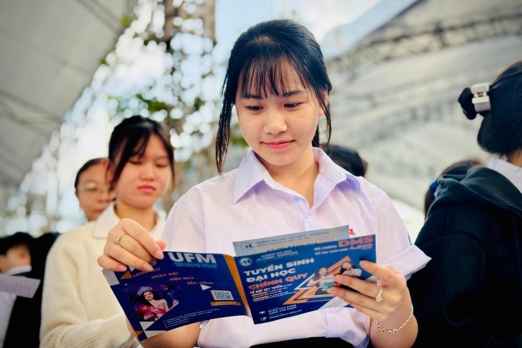 Áp lực thi cử