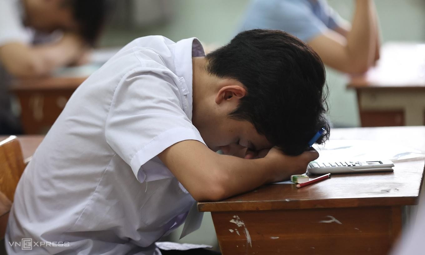 Áp lực thi cử