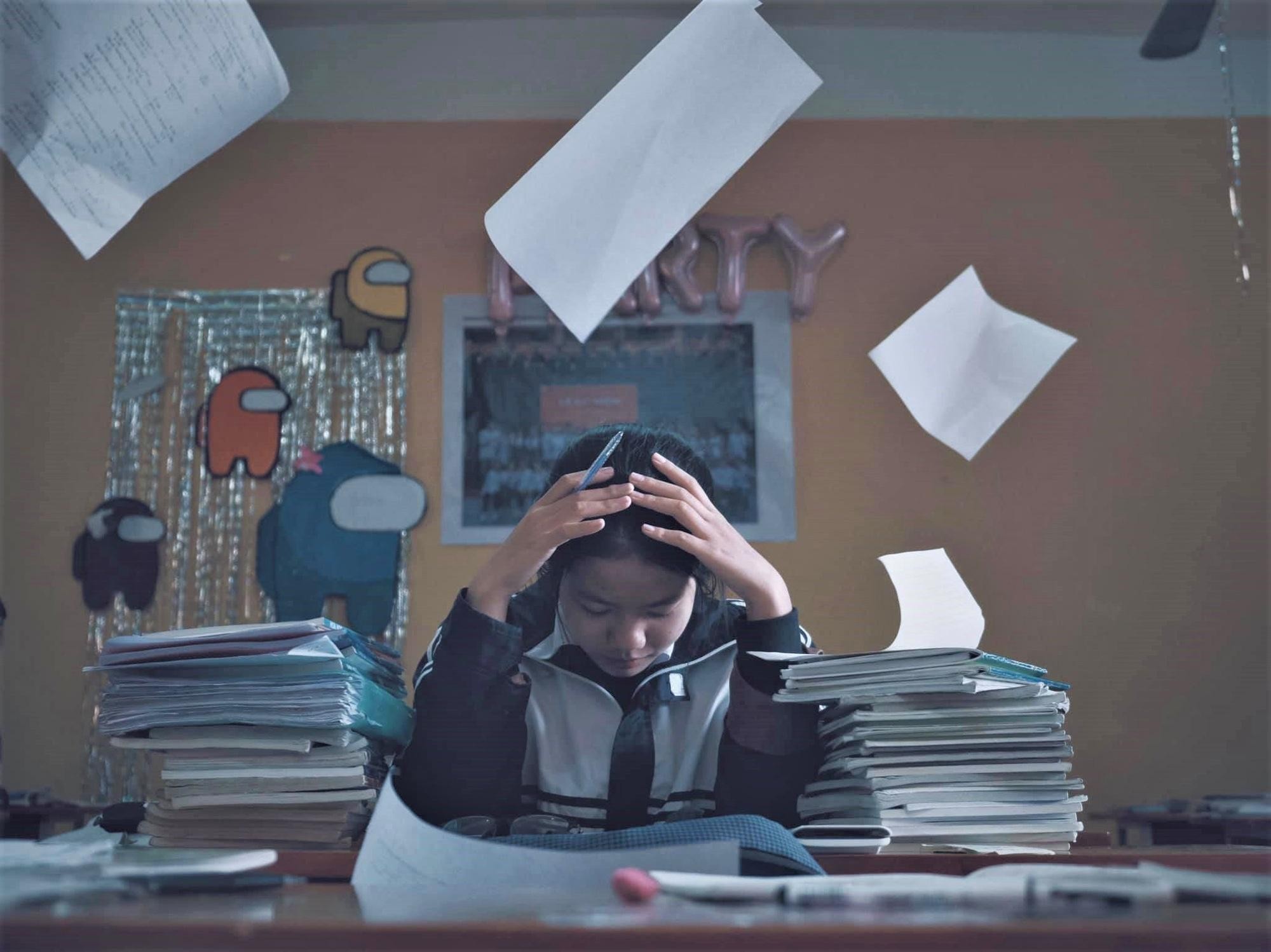 Áp lực thi cử