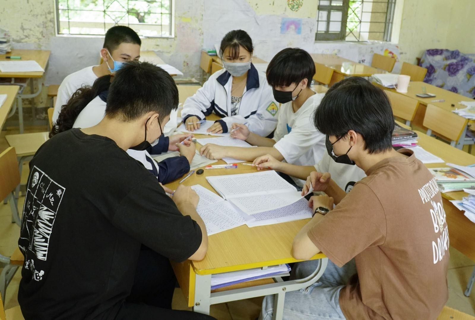 Áp lực thi cử