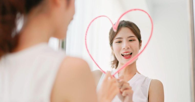 Phụ nữ tỉnh thức