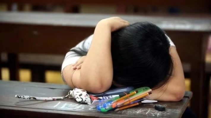 Áp lực bài vở hay áp lực gia đình