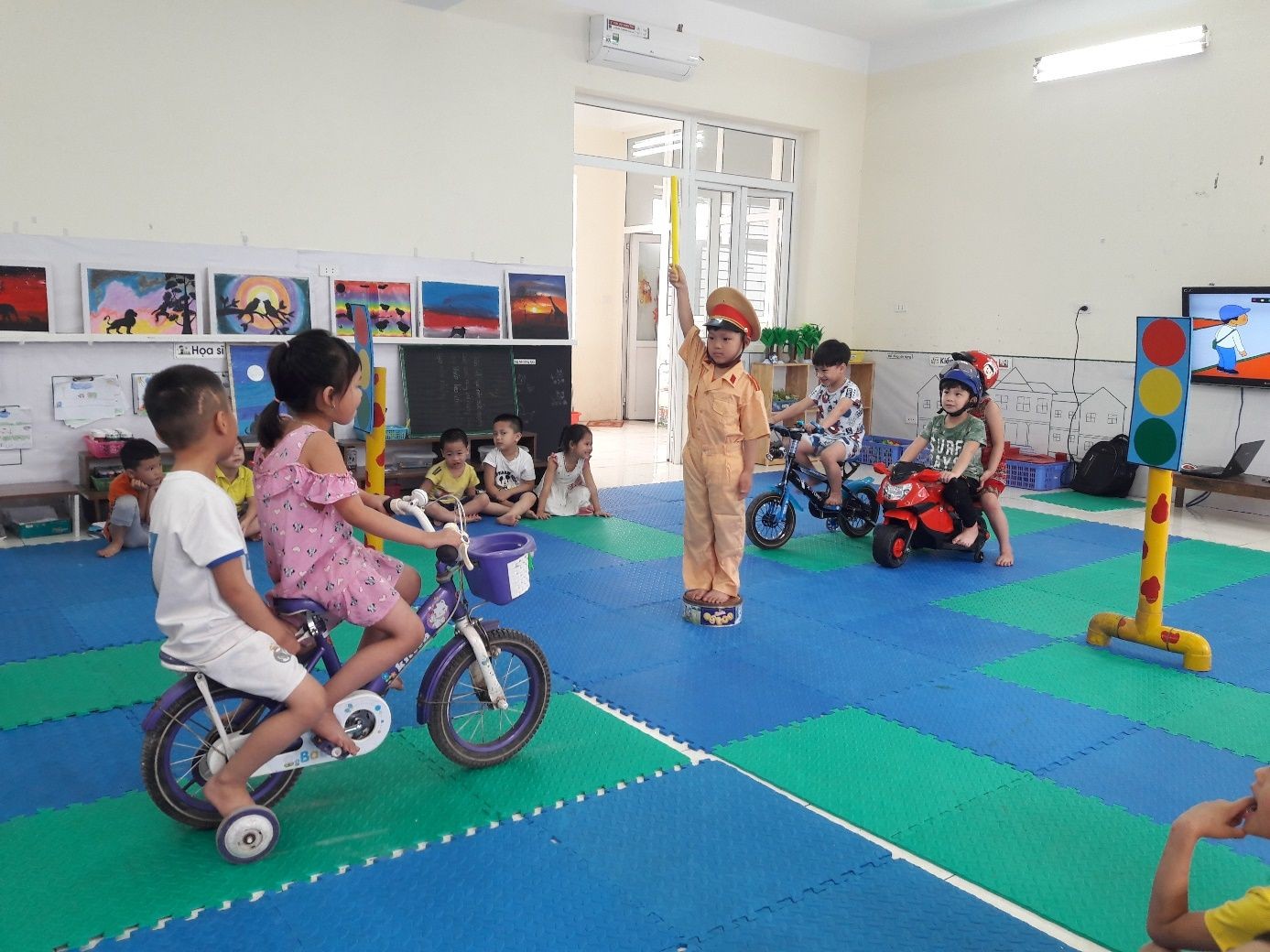 Các kỹ năng sống cho trẻ mầm non
