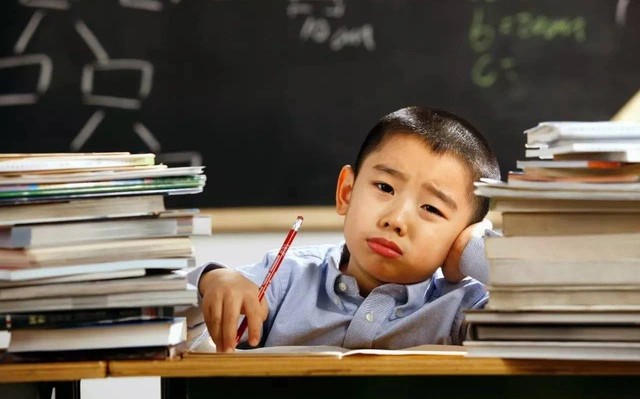 Đồng hành cùng con hay đang cầm lái cuộc đời con