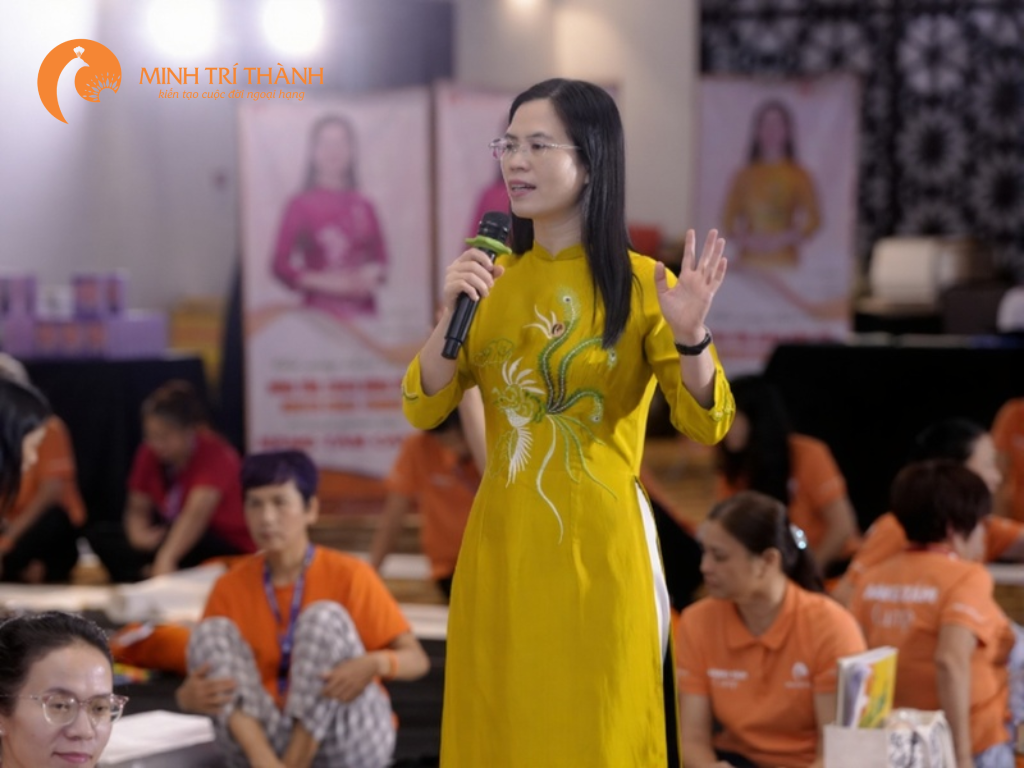 Lanh tôi luôn nỗ lực giúp mọi người vượt qua áp lực đồng trang lứa