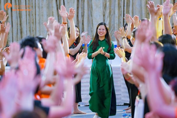 Lanh tôi sẵn sàng cùng cha mẹ đồng hành với con trên chặng đường mới