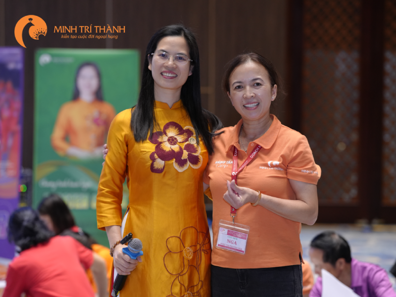 Cô Lanh và Minh Trí Thành luôn sẵn sàng cùng anh chị nuôi dưỡng cảm xúc tích cực