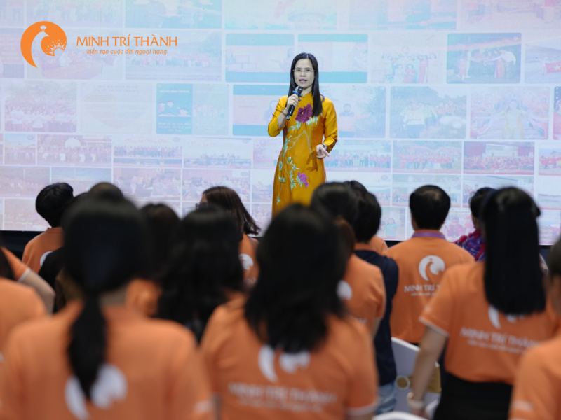 Khi cha mẹ cần thêm một người đồng hành để hiểu và gỡ rối cho con